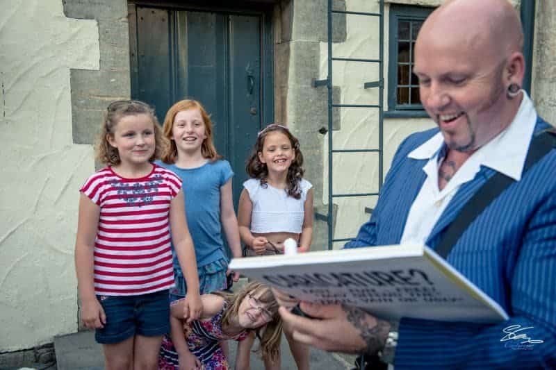 The Wedding Caricaturist